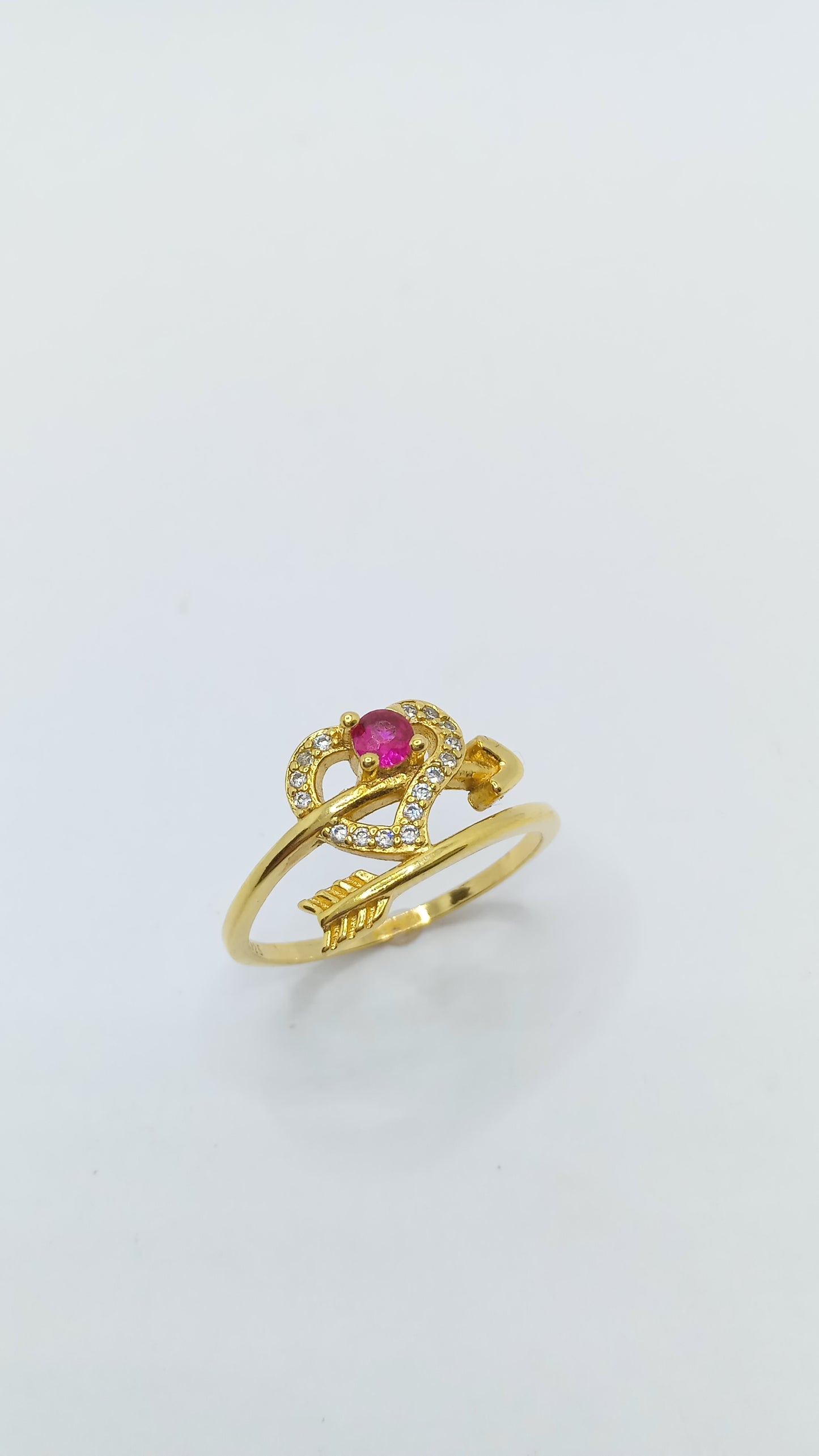 Anel de Prata Flecha do Cupido com Banho em Ouro Amarelo com Cristais