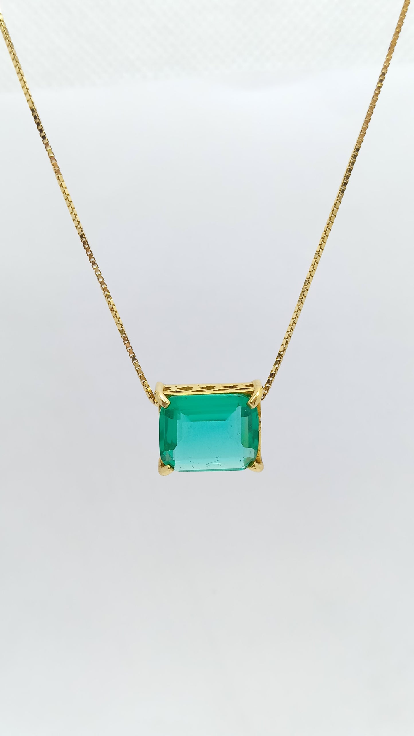 Gargantilha em Prata com Banho de Ouro Amarelo e Cristal Colorido
