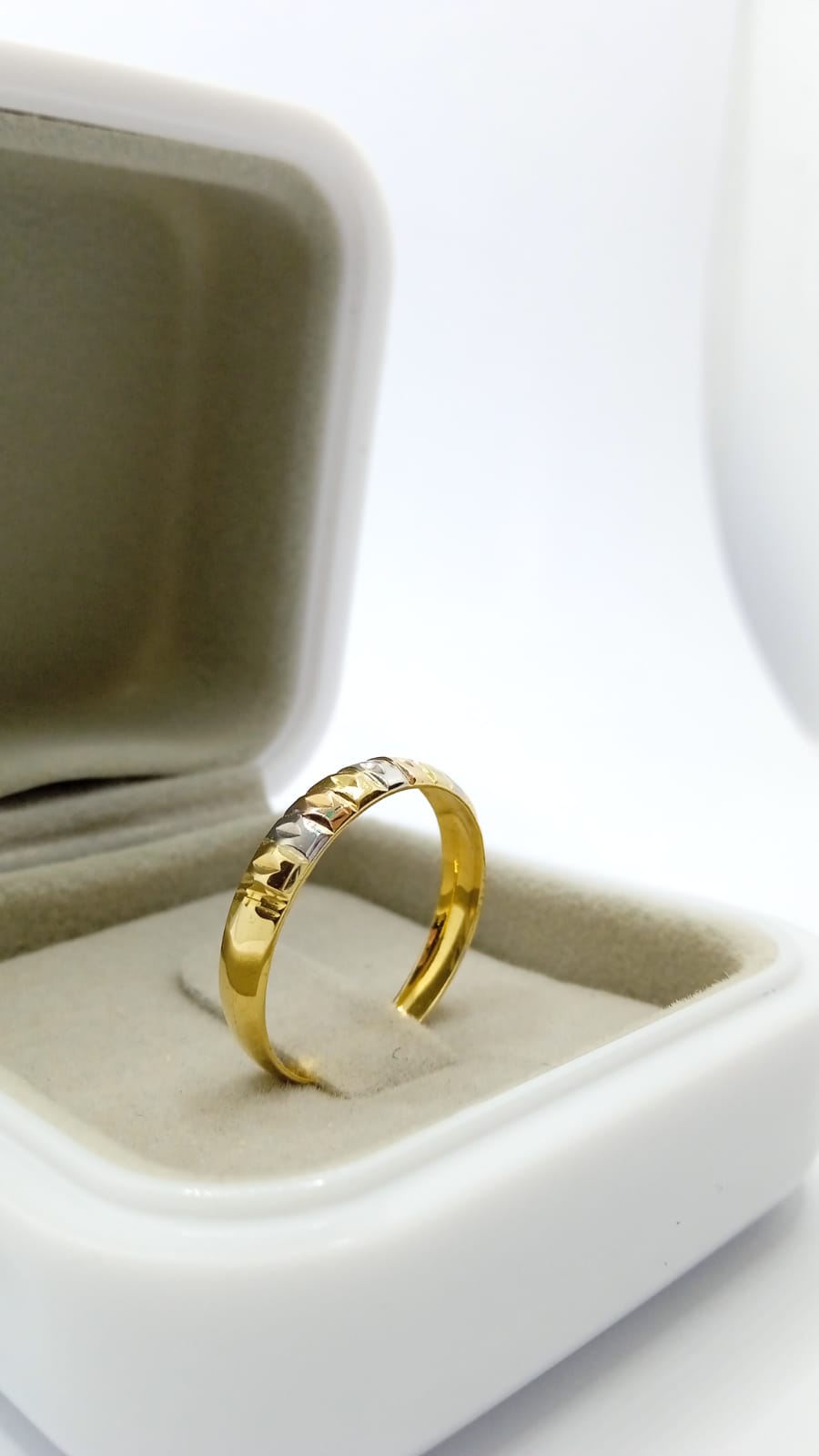Aparador em Ouro Vermelho, Branco e Amarelo 18k