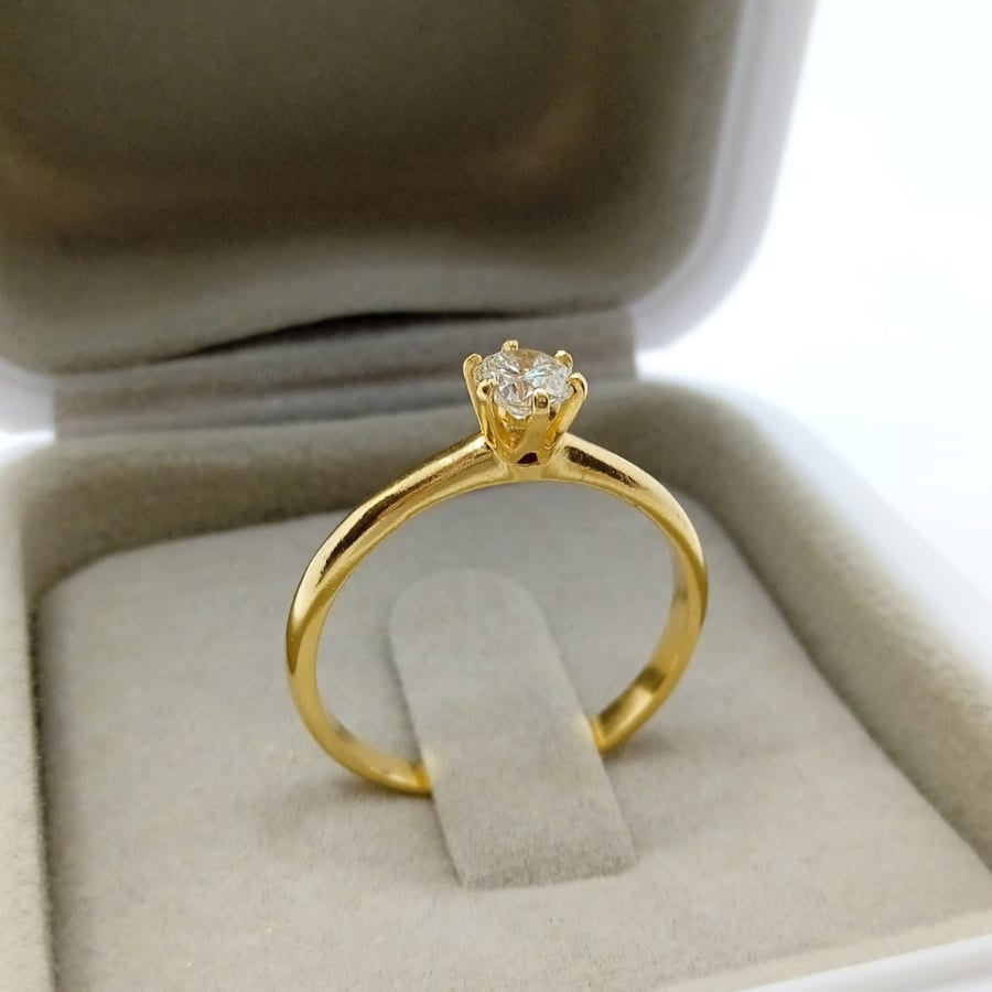 Anel Solitário com Diamante em Ouro Amarelo 18k