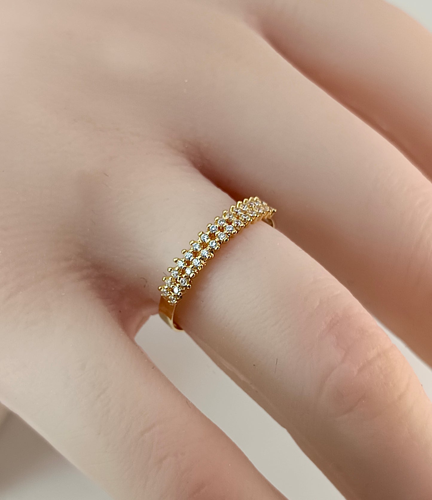 Anel Ouro Amarelo 18k com Cristais Brancos