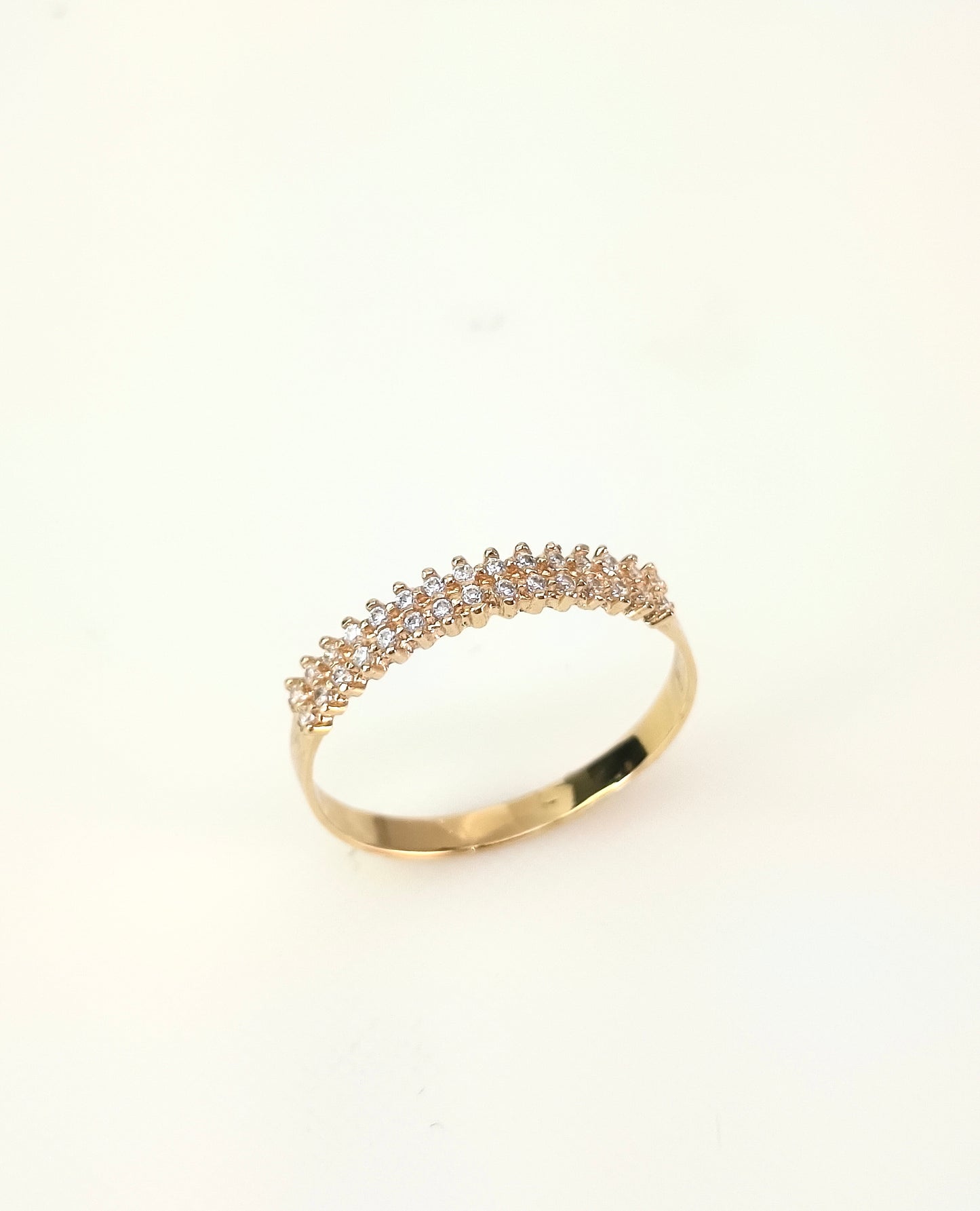 Anel Ouro Amarelo 18k com Cristais Brancos
