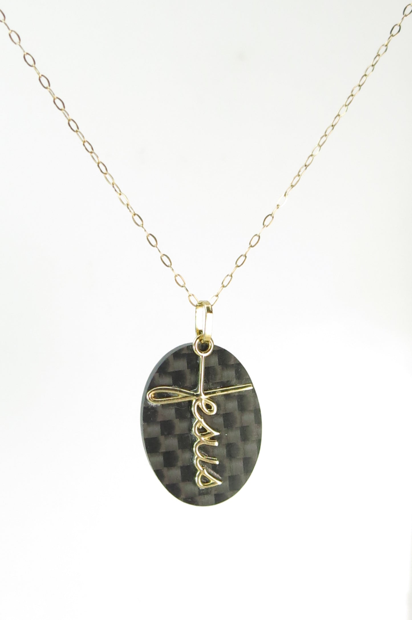 Pingente Jesus em Fibra de Carbono e Ouro 18k