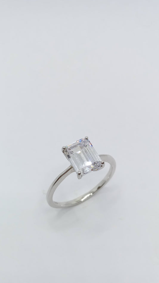 Anel em Prata Solitário com Cristal Branco