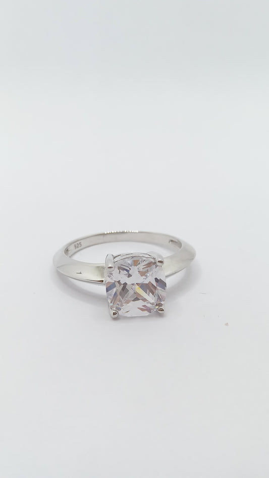 Anel em Prata Solitário com Cristal Branco