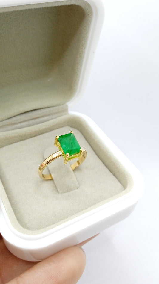 Anel de Esmeralda em Ouro Amarelo