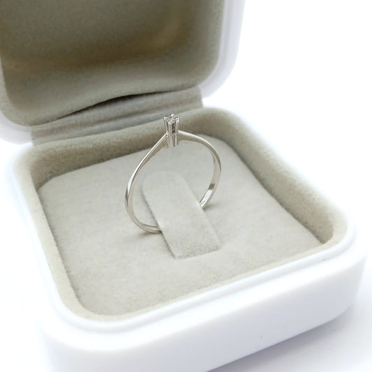 Anel Solitário com Diamante e Ouro Branco 18k