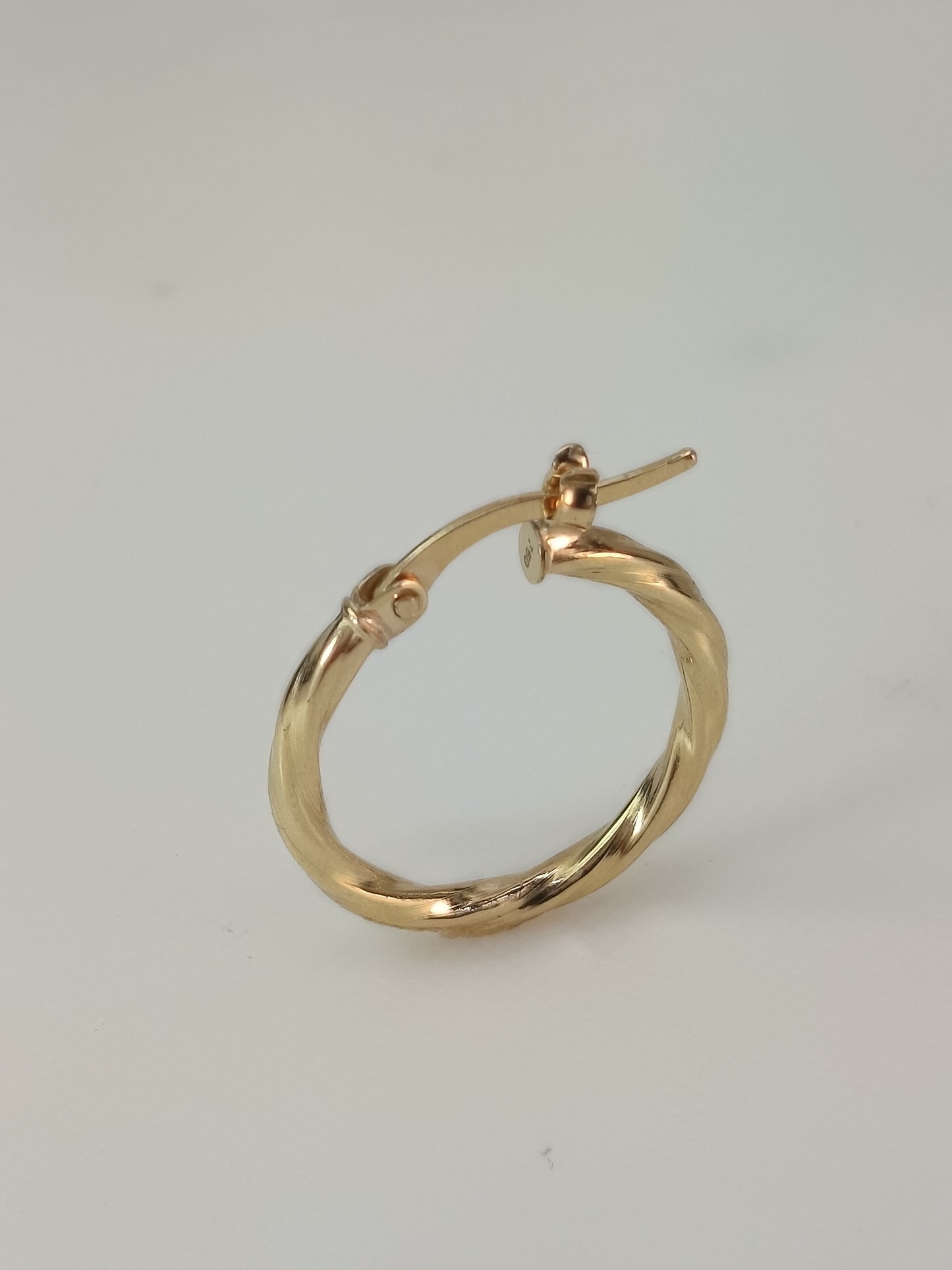 Brinco Mini Argola em Ouro 18k