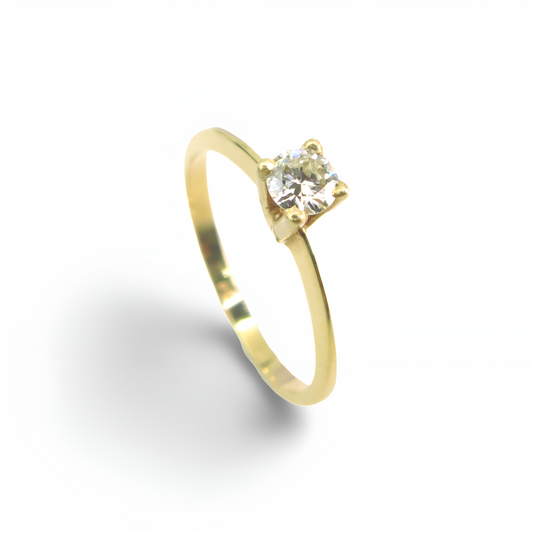 Anel Solitário com Diamante em Ouro Amarelo