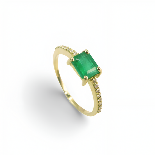 Anel em Ouro Amarelo com Diamantes e Esmeralda