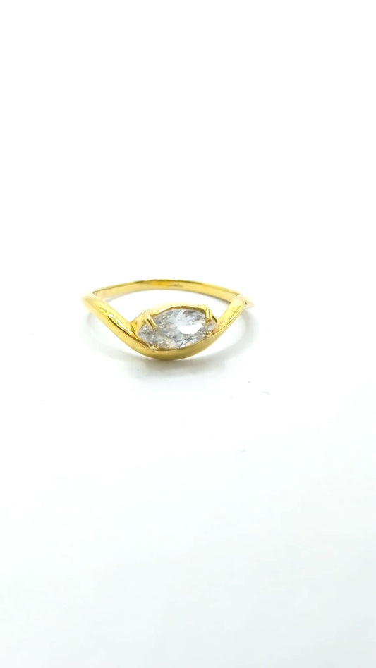 Anel em Prata com Banho de Ouro e Cristal Branco