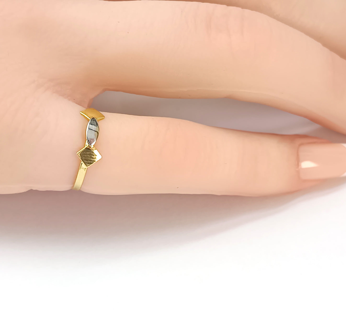 Anel Folheado em Ouro Amarelo